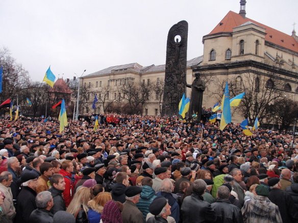 Euromaidan_in_Lviv_(24.11.2013)_11