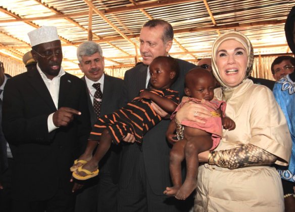 Turkish PM visits Somali camp. Photo: Worldbulletin.net