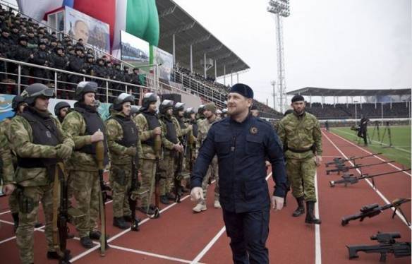 Chechen para-military forces swear loyalty to Ramzan Kadyrov.