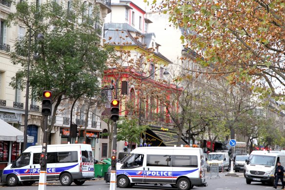 French police gathering evidence at the Bataclan theatre on 14 November. Photo: Maya-Anaïs Yataghène